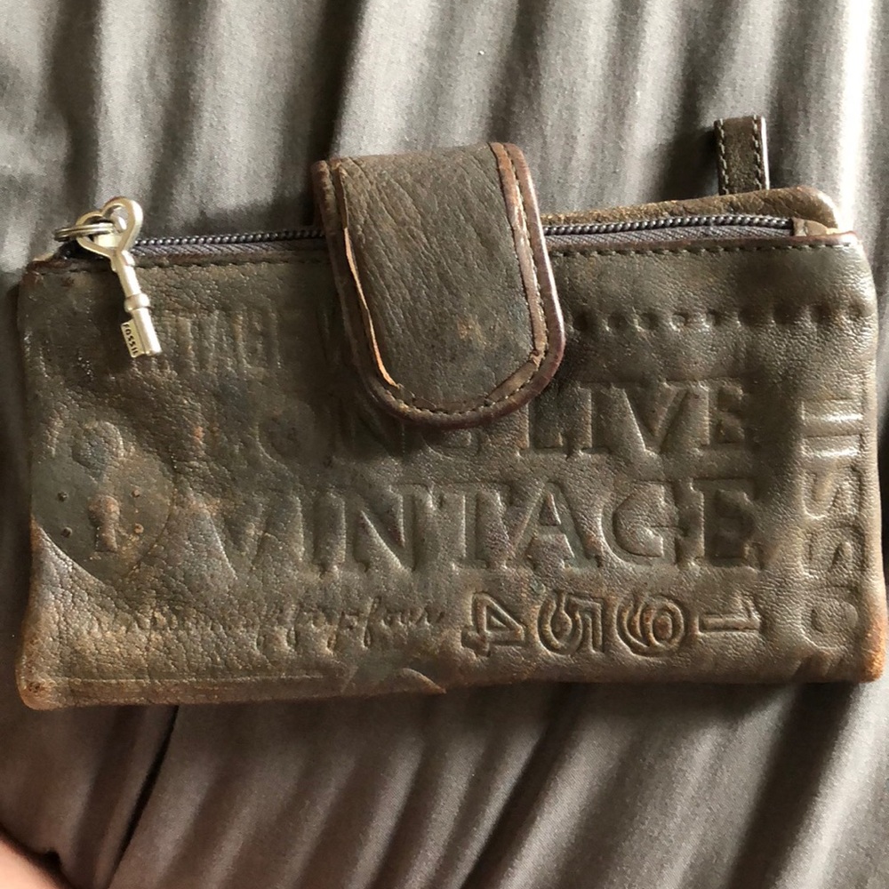 Used Vintage Fossil wallet